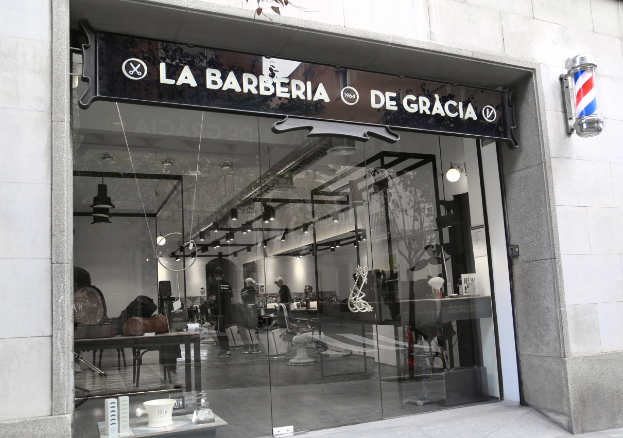 Fotografía de la Barbería des de la calle